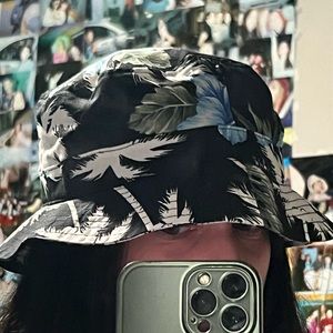 leafy bucket hat!